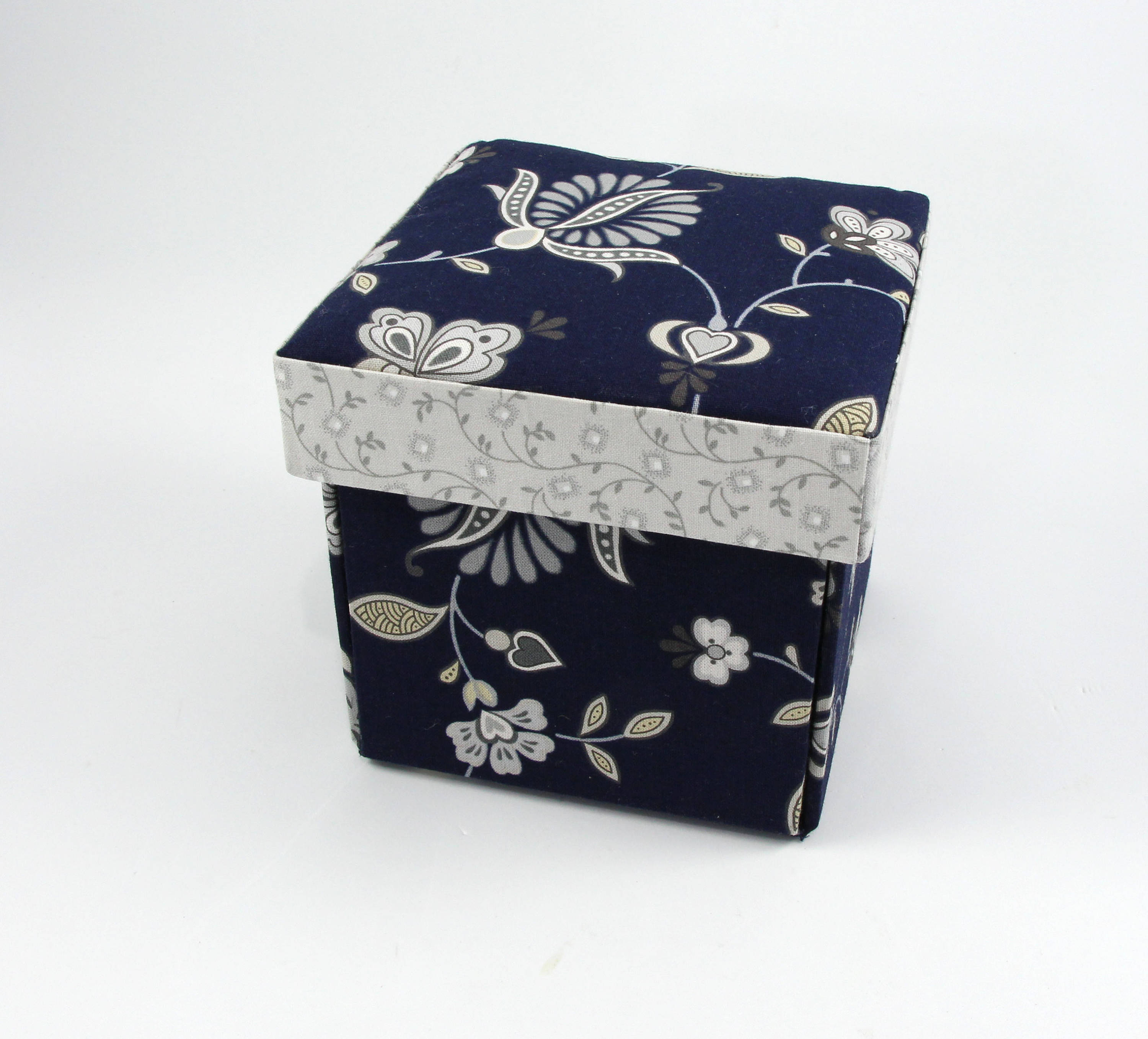 Fabric Sewing box DIY kit, cartonnage kit 135, etui sewing box kit, surprise gift box, online instructions included