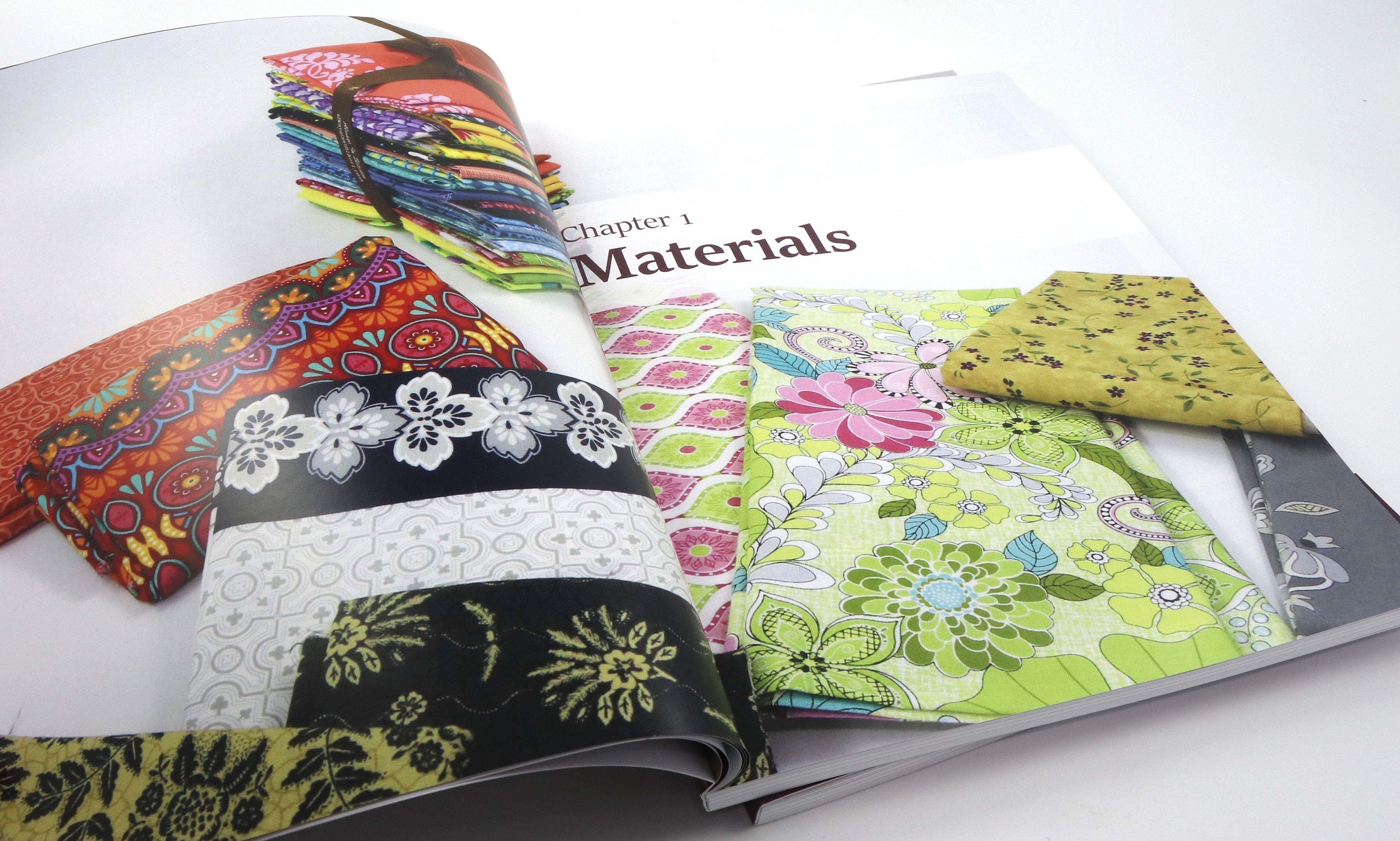 CARTONNAGE Basics & Beyond  - The complete guide for fabric box making, book written by Claudia Squio