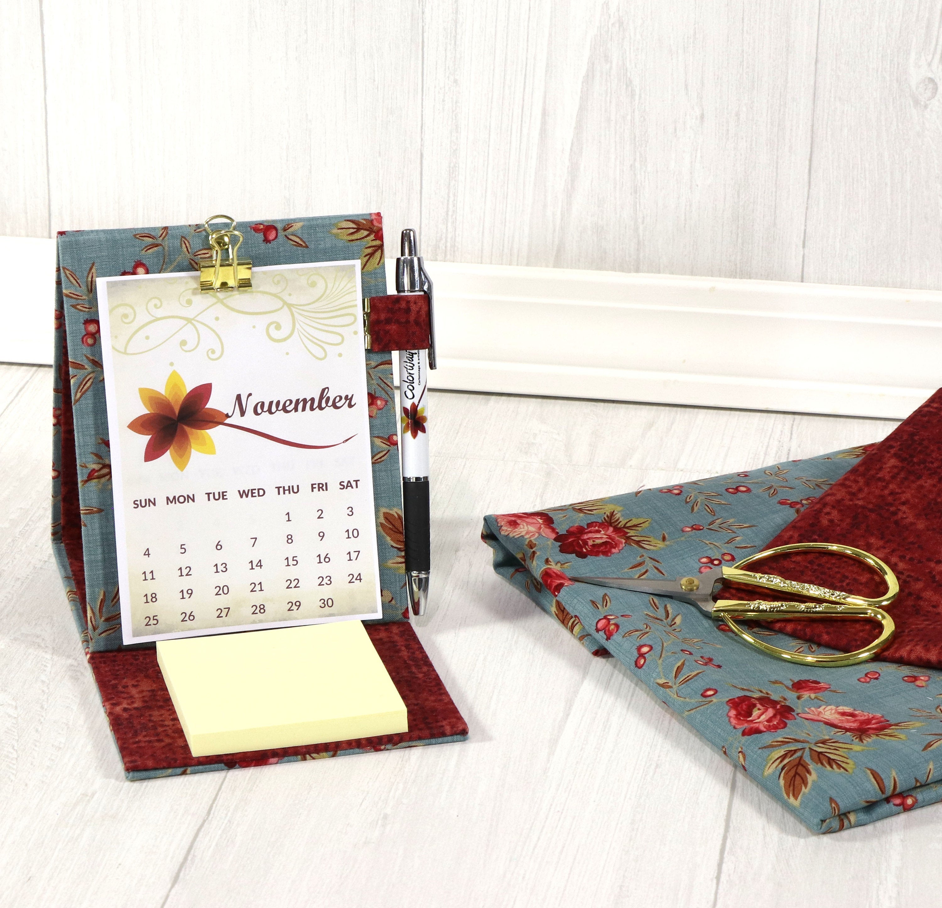 DIY fabric desk calendar, cartonnage kit 105,  free online instructions and printable calendar sheets