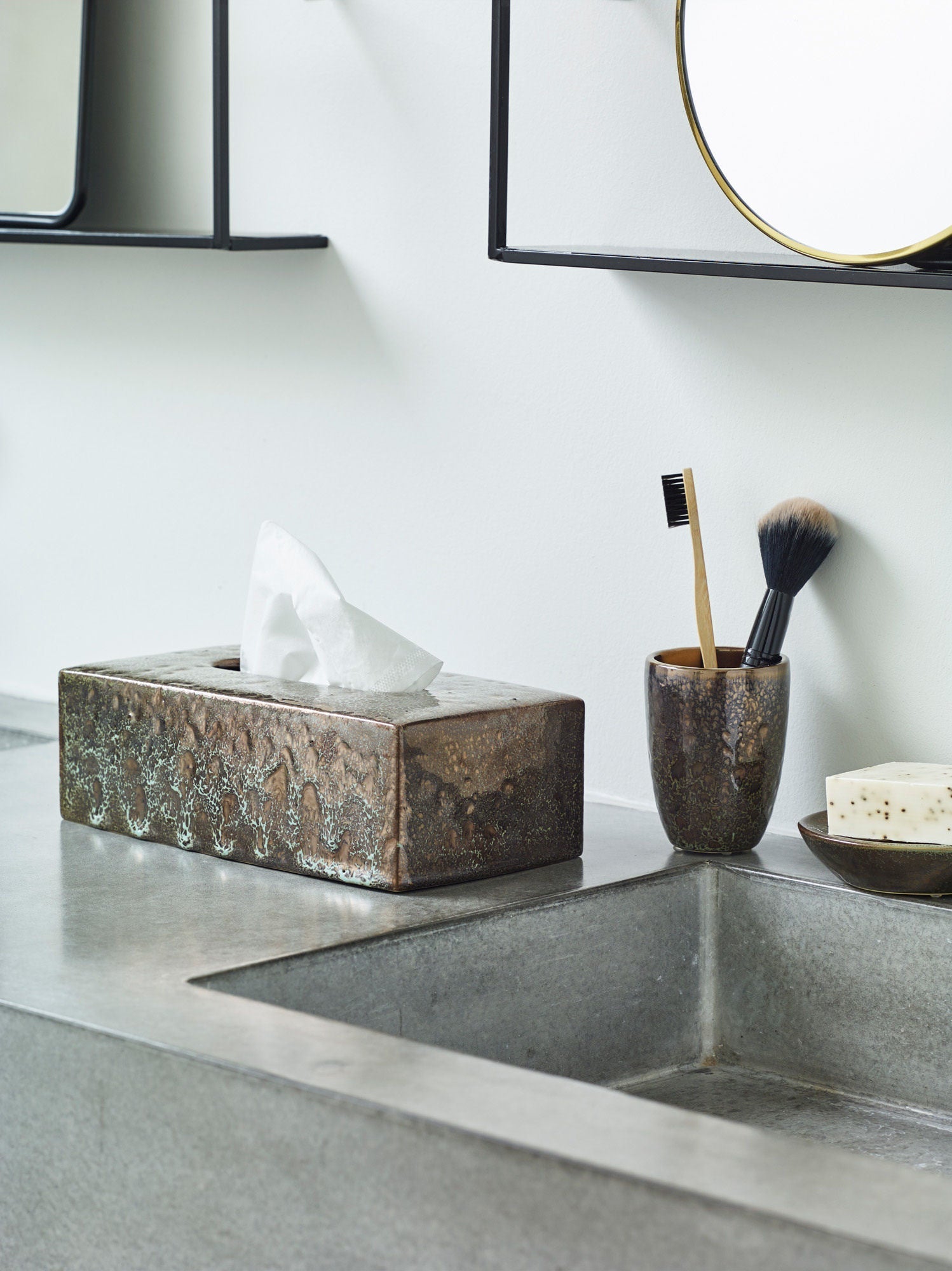 Vintage Bronze Bathroom Accessories - Tissue Holder